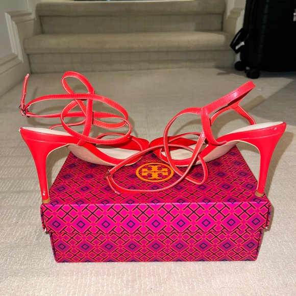 Red Simple Lace-up Coutgo Heels - Picture 2 of 4